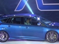 2016 Ford Focus RS side view 32.jpg