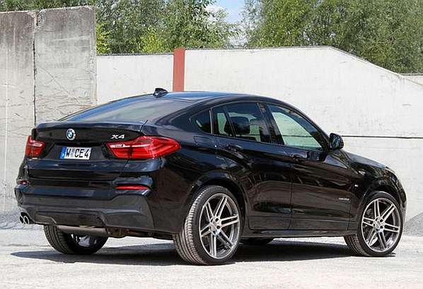 2016 BMW X4 M40i rear view