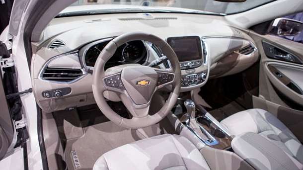 2016 Chevrolet Malibu int 2