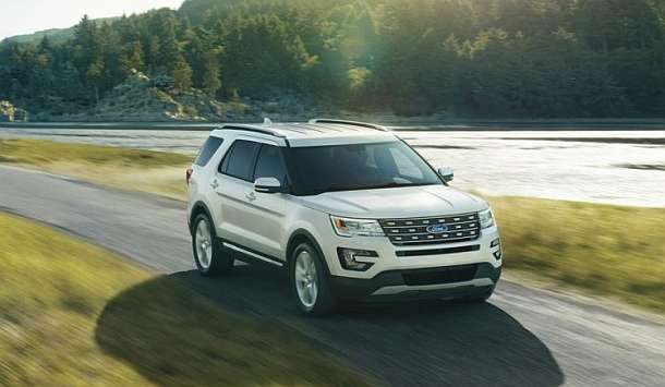 2016 Ford Explorer front view