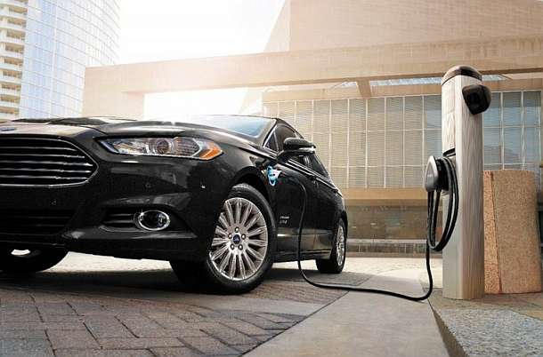 2016 Ford Fusion Hybrid charging