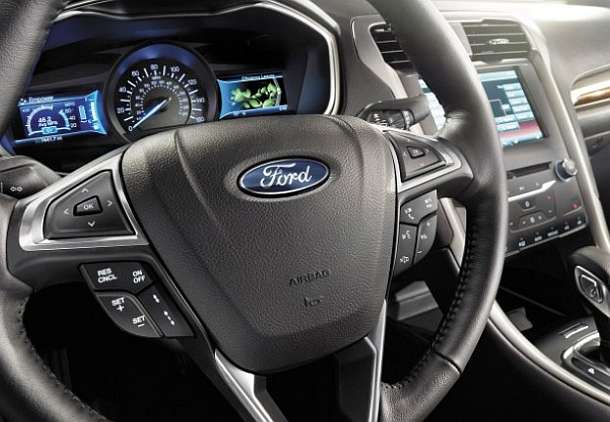 2016 Ford Fusion Hybrid steering wheel