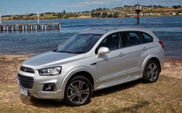 2016 Holden Captiva side view