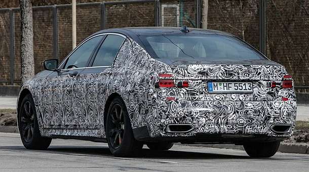 2017 BMW 5-series  rear 4